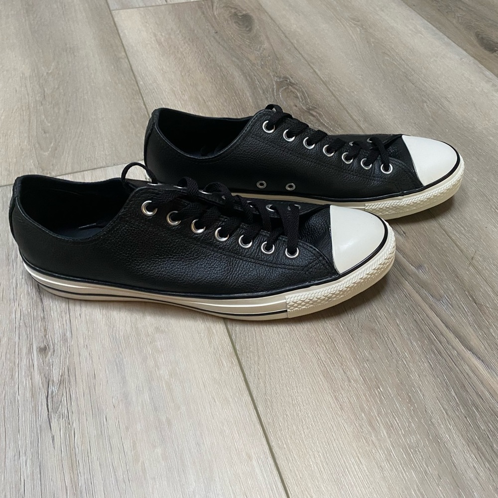 Men’s Leather Converse NWOT, Sz 10.5